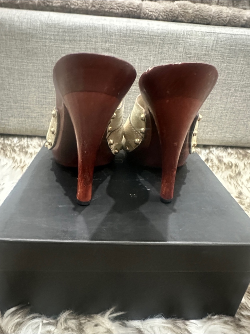 GUCCI Beige Suede gold Horsebit & studded Wood-Platform Mules - Picture 6 of 9